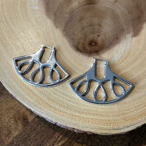 Monet vintage Silver Fan-Shaped Earrings– BOGO FREE Jewelry Deal